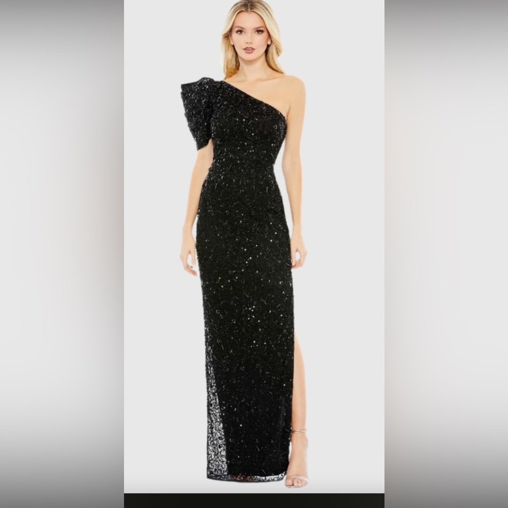 Mac Duggal Elegant Black Sequin Evening Dress